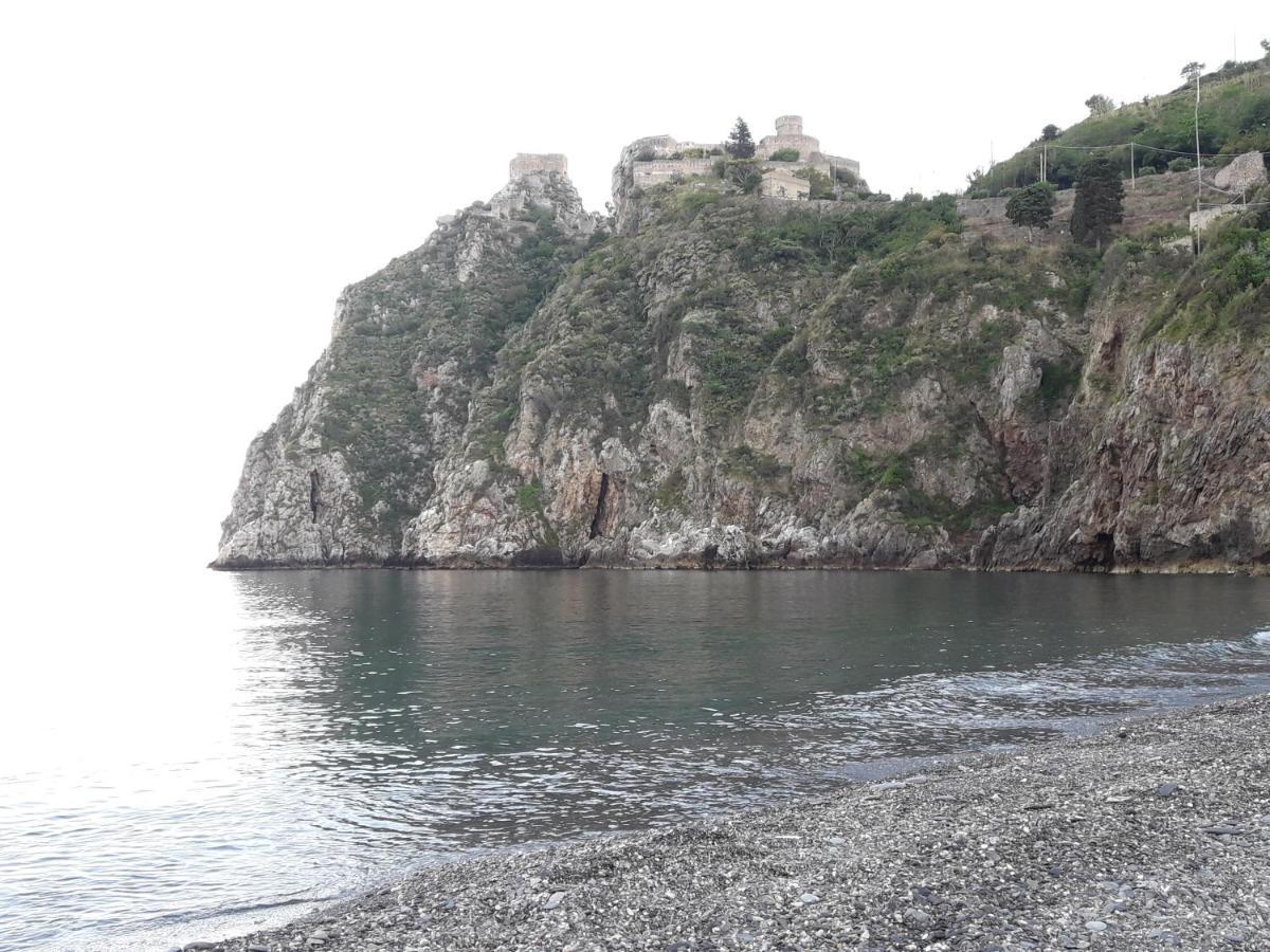 Casa Nupi Apartment Sant'Alessio Siculo Exterior photo